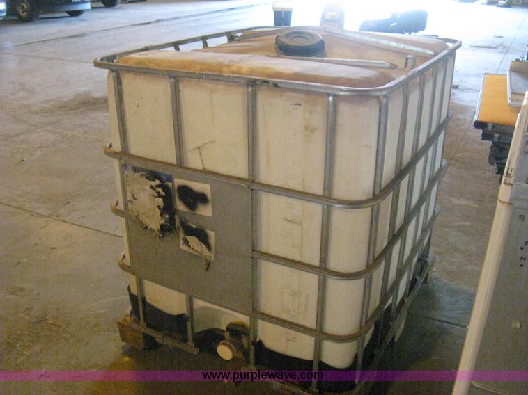 image for item BE9207 300 gallon tote