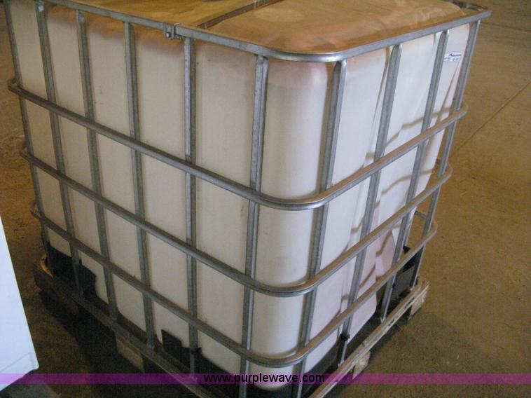 image for item BE9207 300 gallon tote