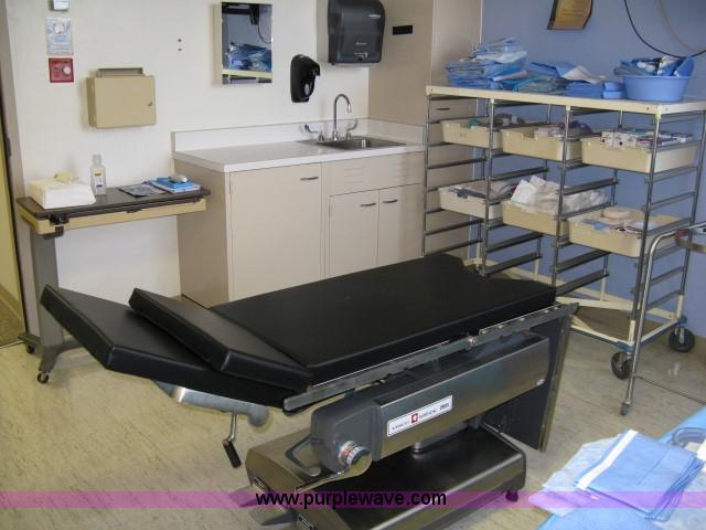 image for item D1154 Amsco 2080L major surgical table