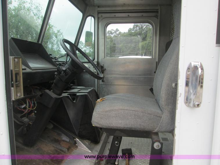 image for item D1219 1997 Chevrolet P30 panel truck