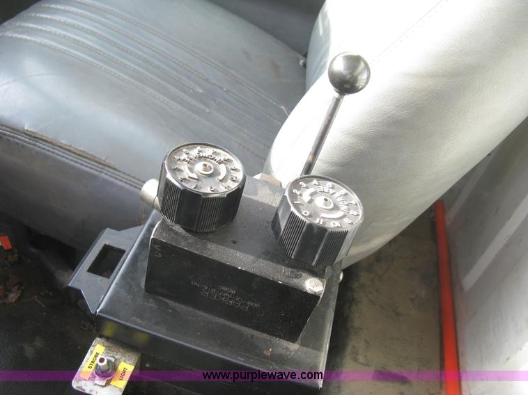 image for item E7874 1998 Chevrolet C8500 dump truck