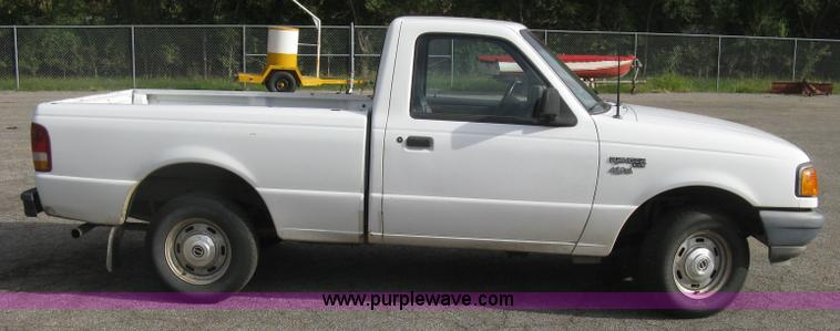 image for item E7875 1993 Ford Ranger XL pickup truck