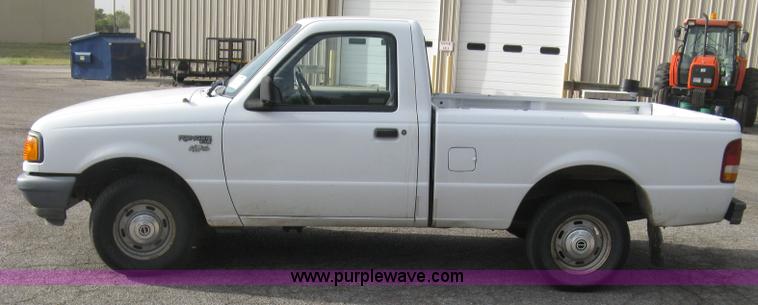 image for item E7875 1993 Ford Ranger XL pickup truck