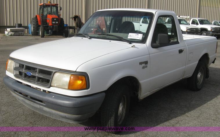 image for item E7875 1993 Ford Ranger XL pickup truck