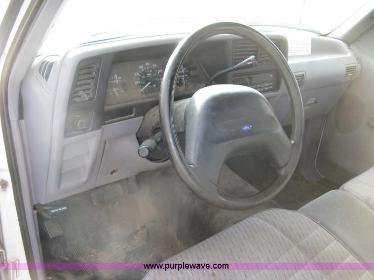 image for item E7875 1993 Ford Ranger XL pickup truck