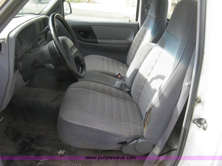 image for item E7875 1993 Ford Ranger XL pickup truck