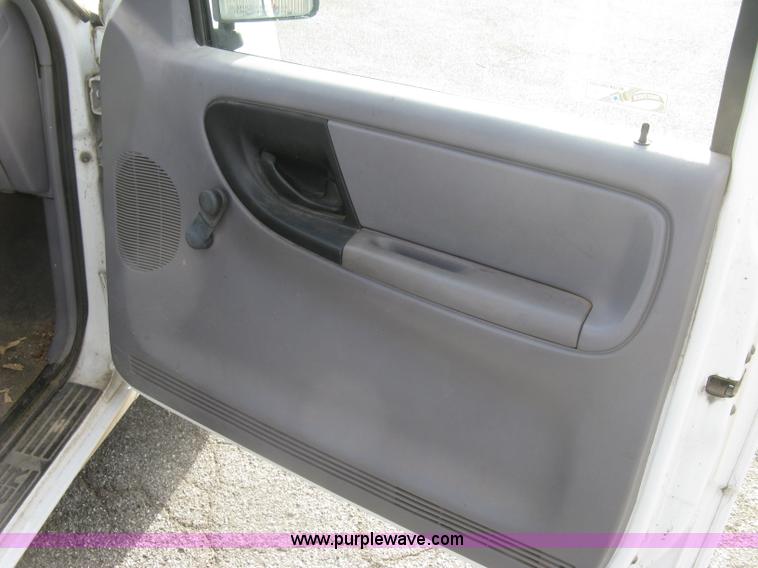 image for item E7875 1993 Ford Ranger XL pickup truck