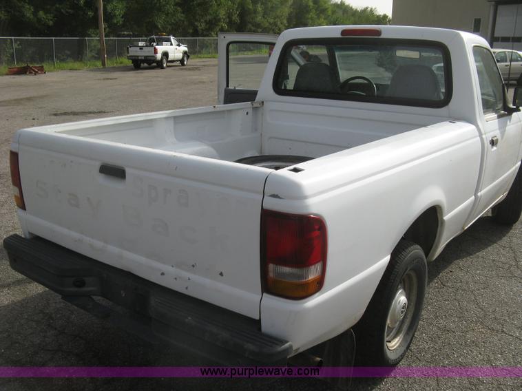 image for item E7875 1993 Ford Ranger XL pickup truck