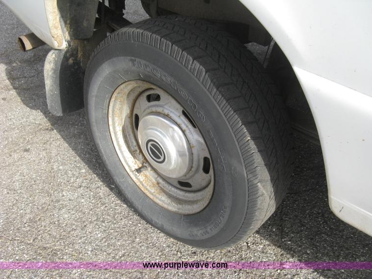 image for item E7875 1993 Ford Ranger XL pickup truck