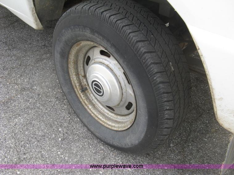 image for item E7875 1993 Ford Ranger XL pickup truck