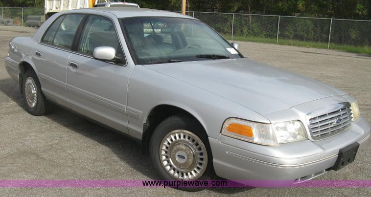 image for item E7876 2000 Ford Crown Victoria Police Interceptor