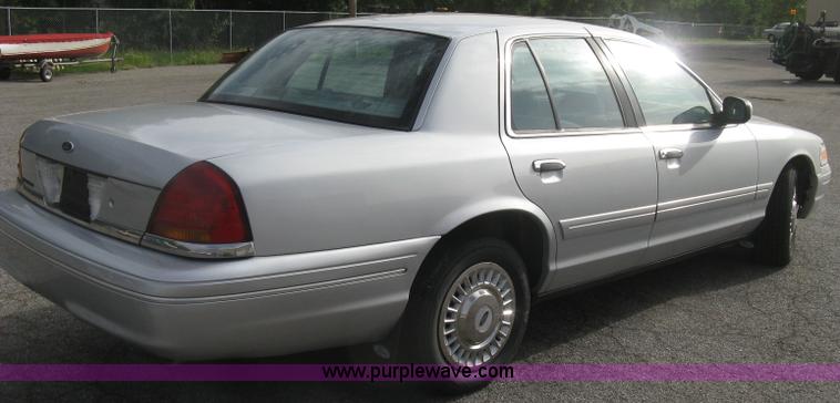 image for item E7876 2000 Ford Crown Victoria Police Interceptor