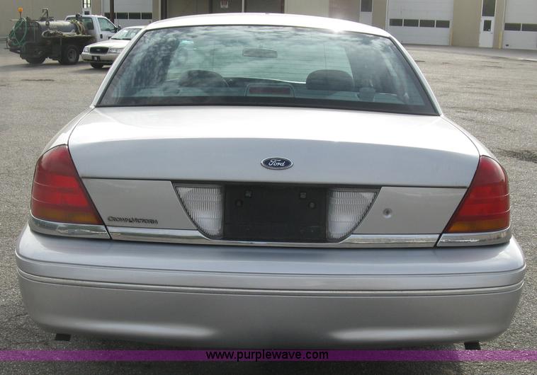 image for item E7876 2000 Ford Crown Victoria Police Interceptor