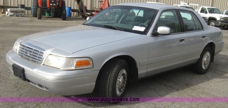 image for item E7876 2000 Ford Crown Victoria Police Interceptor