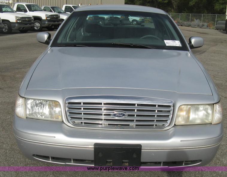 image for item E7876 2000 Ford Crown Victoria Police Interceptor