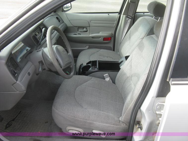 image for item E7876 2000 Ford Crown Victoria Police Interceptor
