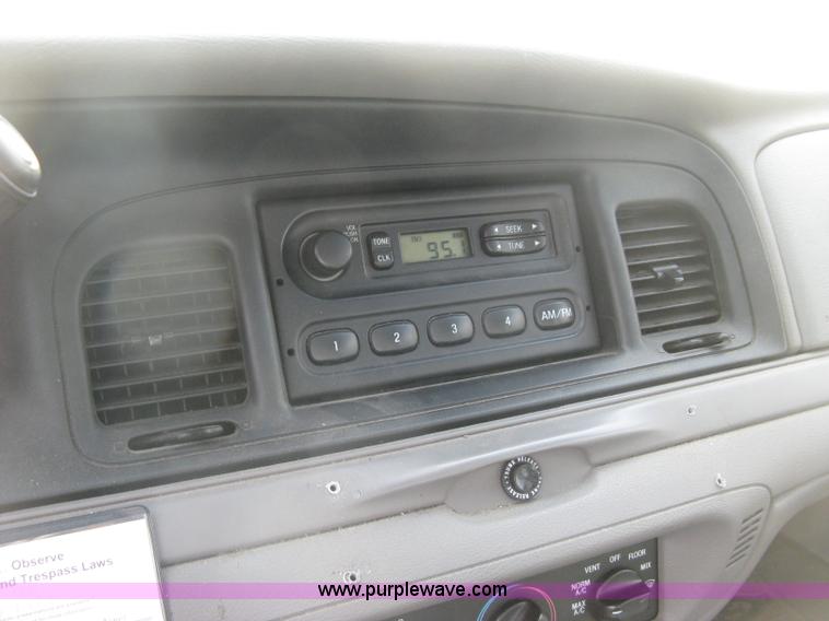 image for item E7876 2000 Ford Crown Victoria Police Interceptor