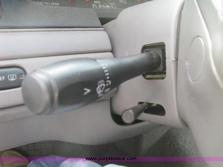 image for item E7876 2000 Ford Crown Victoria Police Interceptor