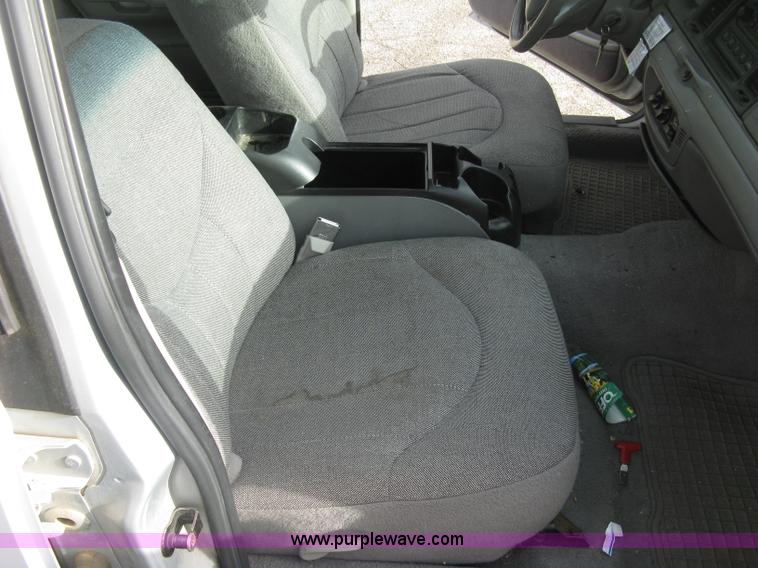 image for item E7876 2000 Ford Crown Victoria Police Interceptor