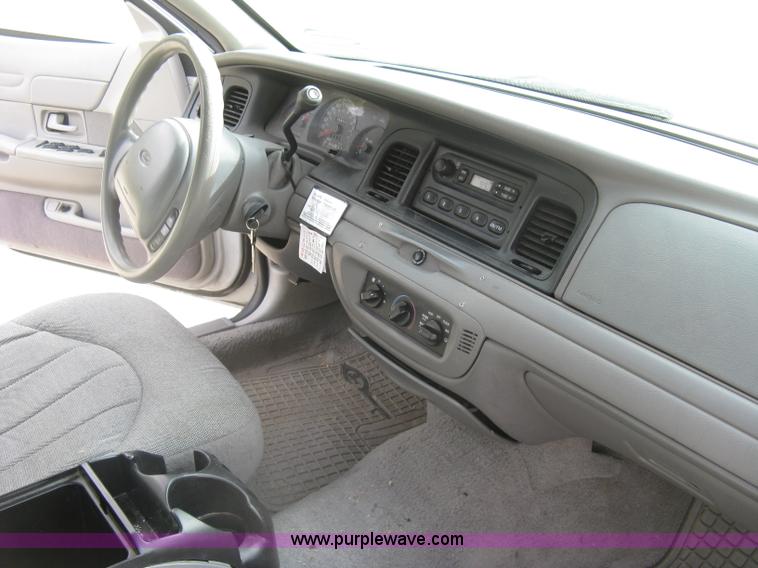 image for item E7876 2000 Ford Crown Victoria Police Interceptor