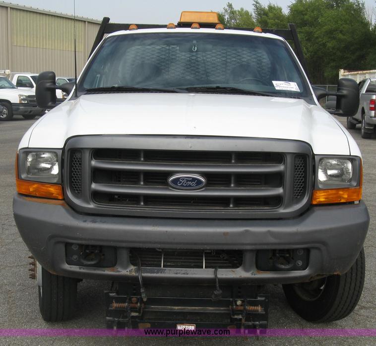 image for item E7877 2000 Ford F450 Super Duty XL flatbed truck