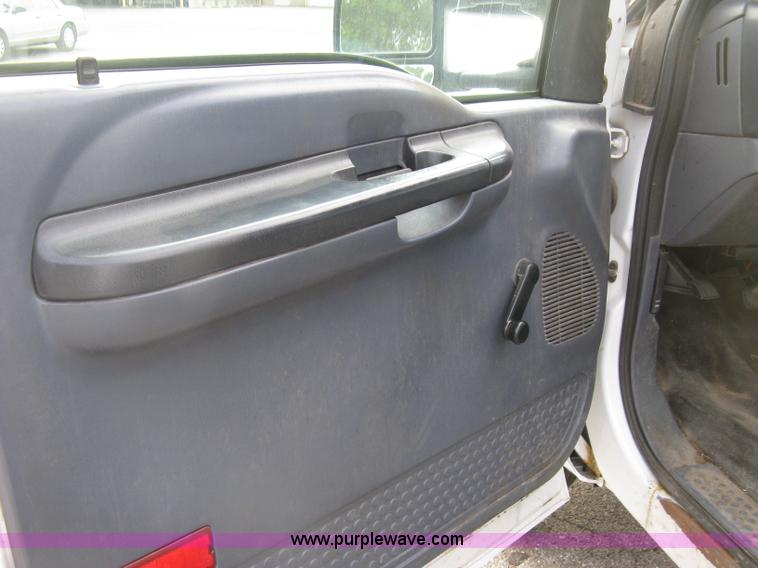 image for item E7877 2000 Ford F450 Super Duty XL flatbed truck