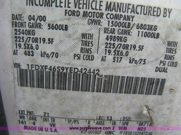 image for item E7877 2000 Ford F450 Super Duty XL flatbed truck