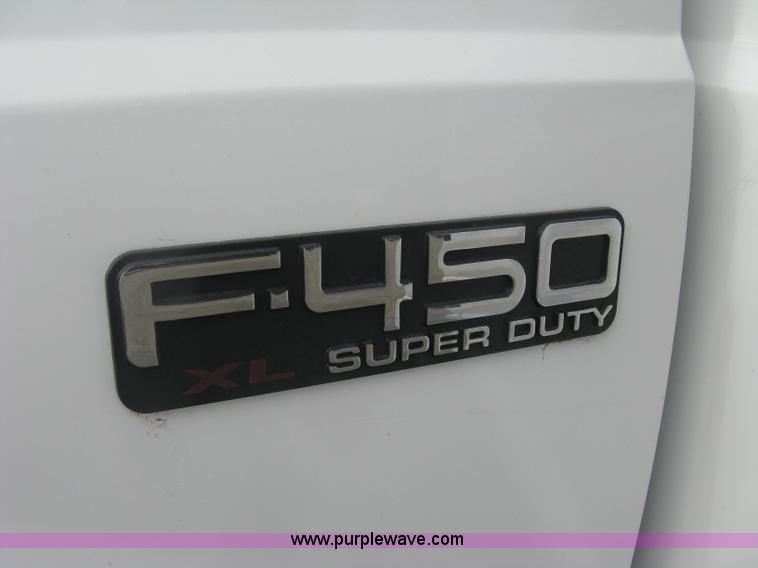 image for item E7877 2000 Ford F450 Super Duty XL flatbed truck