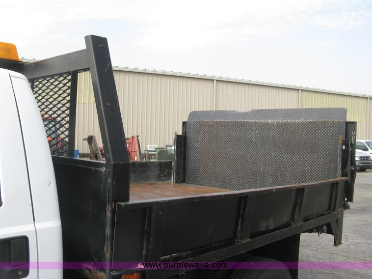 image for item E7877 2000 Ford F450 Super Duty XL flatbed truck