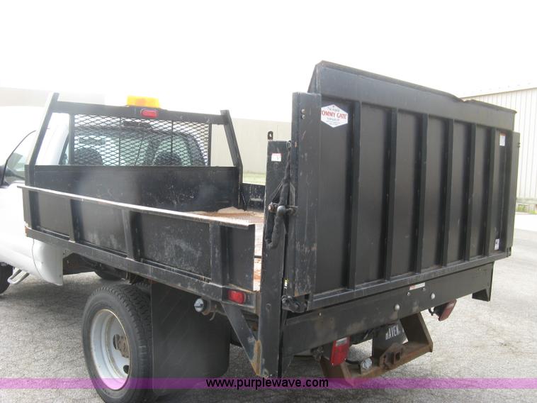 image for item E7877 2000 Ford F450 Super Duty XL flatbed truck