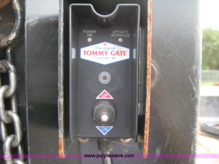 image for item E7877 2000 Ford F450 Super Duty XL flatbed truck