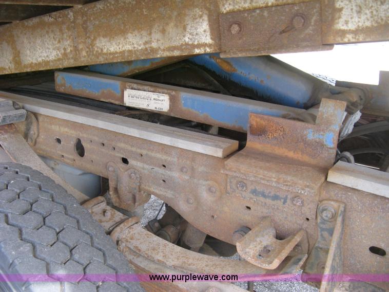 image for item E7877 2000 Ford F450 Super Duty XL flatbed truck