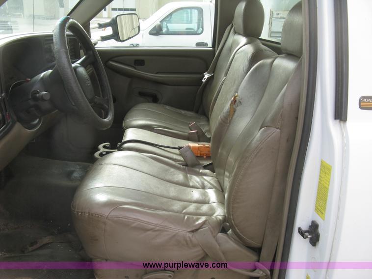 image for item E7878 2002 Chevrolet Silverado 3500 flatbed dump truck