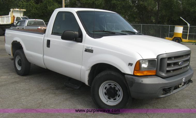 image for item E7879 2000 Ford F250 Super Duty XL pickup truck