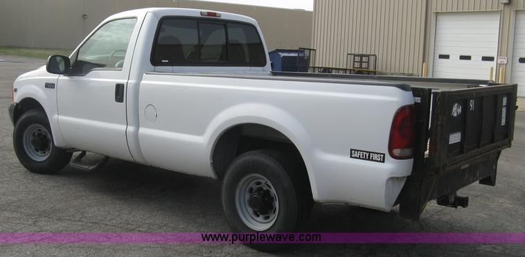 image for item E7879 2000 Ford F250 Super Duty XL pickup truck