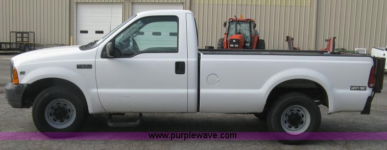 image for item E7879 2000 Ford F250 Super Duty XL pickup truck
