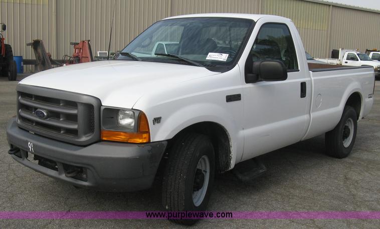 image for item E7879 2000 Ford F250 Super Duty XL pickup truck