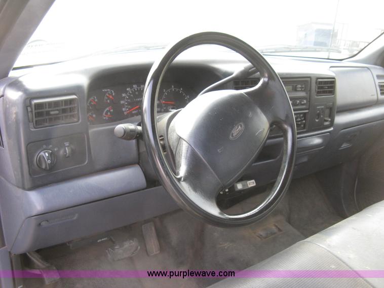 image for item E7879 2000 Ford F250 Super Duty XL pickup truck