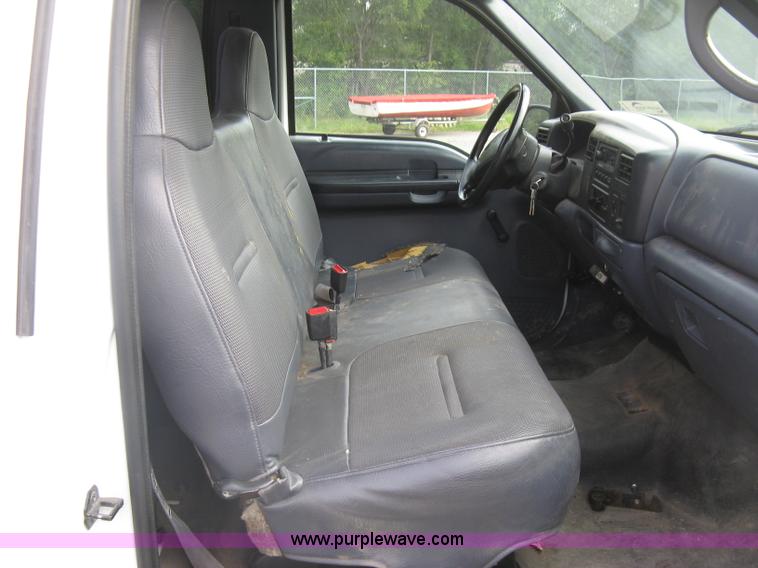 image for item E7879 2000 Ford F250 Super Duty XL pickup truck