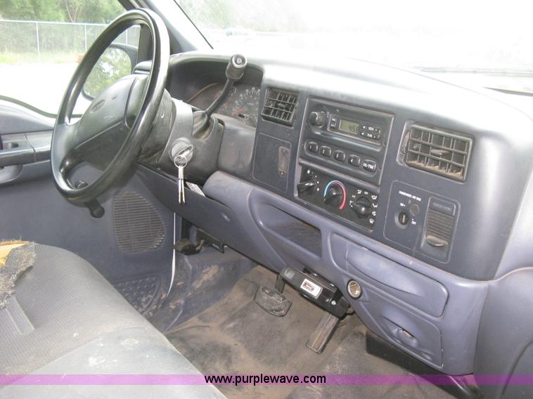 image for item E7879 2000 Ford F250 Super Duty XL pickup truck