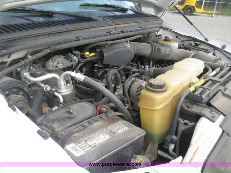 image for item E7879 2000 Ford F250 Super Duty XL pickup truck