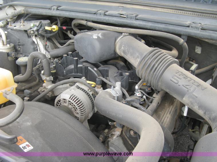 image for item E7879 2000 Ford F250 Super Duty XL pickup truck