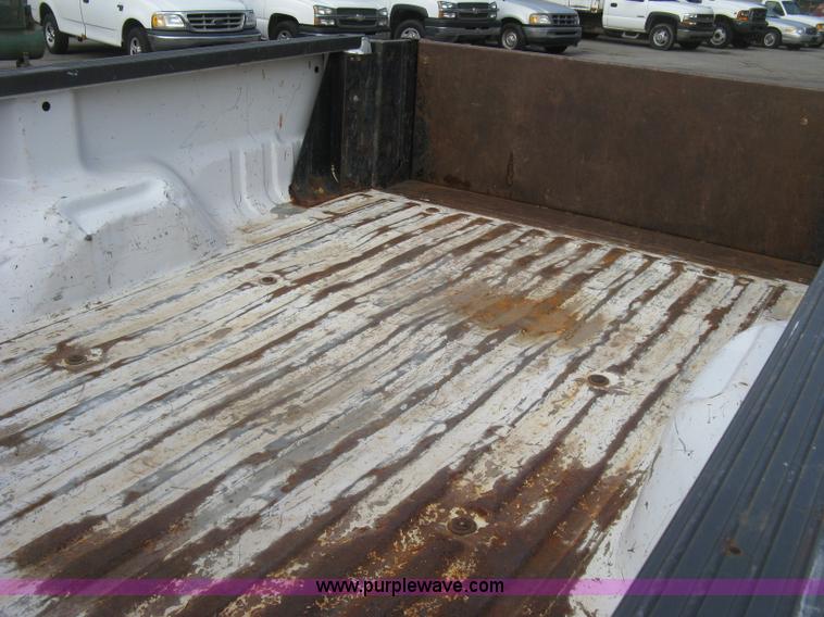 image for item E7879 2000 Ford F250 Super Duty XL pickup truck