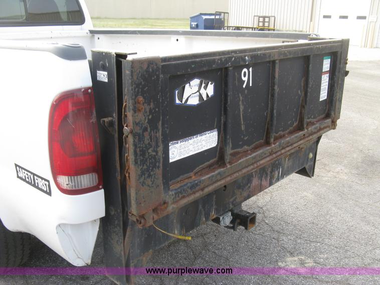 image for item E7879 2000 Ford F250 Super Duty XL pickup truck