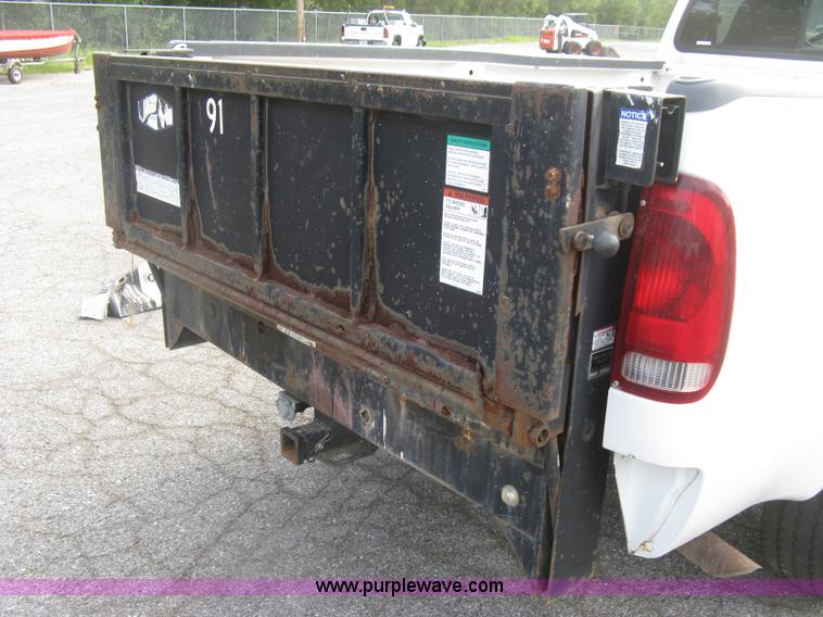 image for item E7879 2000 Ford F250 Super Duty XL pickup truck