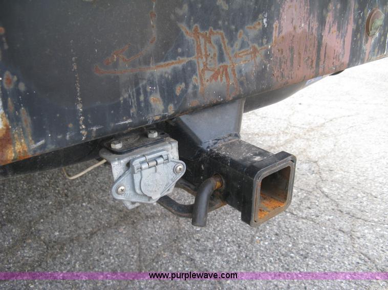 image for item E7879 2000 Ford F250 Super Duty XL pickup truck