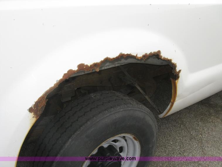 image for item E7879 2000 Ford F250 Super Duty XL pickup truck