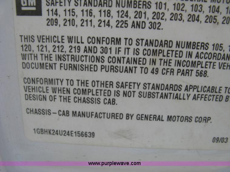 image for item E7881 2004 Chevrolet Silverado 2500HD utility truck