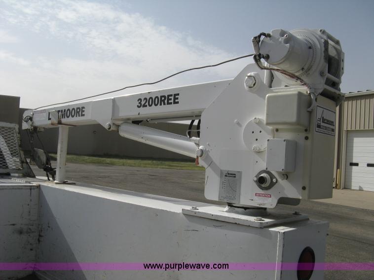 image for item E7881 2004 Chevrolet Silverado 2500HD utility truck