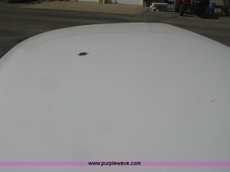 image for item E7882 2004 Chevrolet Silverado 1500 pickup truck